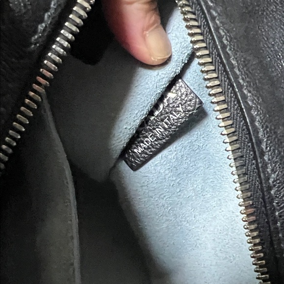 3249 Prada  Black Crossbody  Bag - Picture 9 of 9